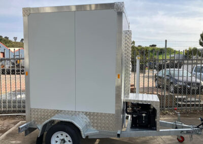 Refrigeration service vehicle